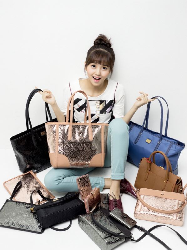 질 스튜어트 소녀스러운 김소현