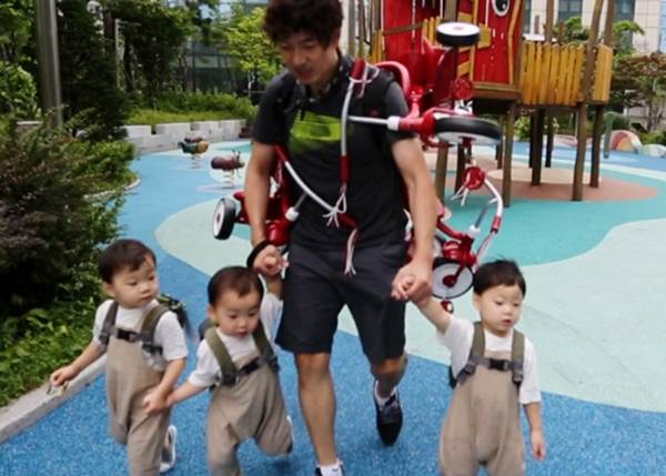 슈퍼맨이 돌아왔다 대한 민국 만세 송일국 자전거