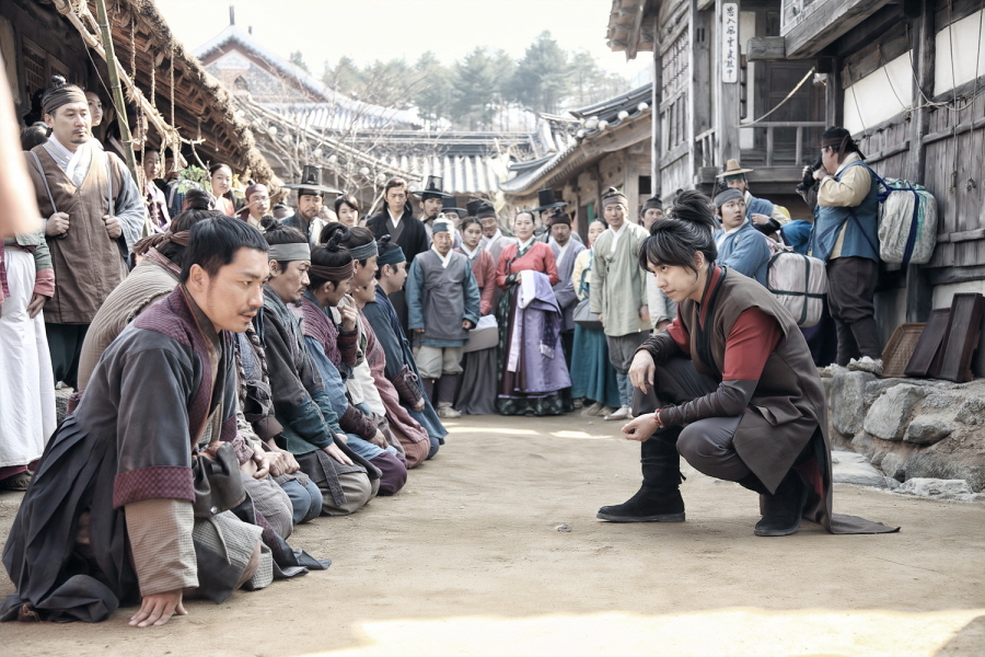 구가의서 이승기, 저잣거리 조재윤 패거리 제압