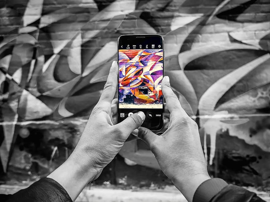 phone-smartphone-street-art-black-and-white-color-pop-street-backdrop-pop