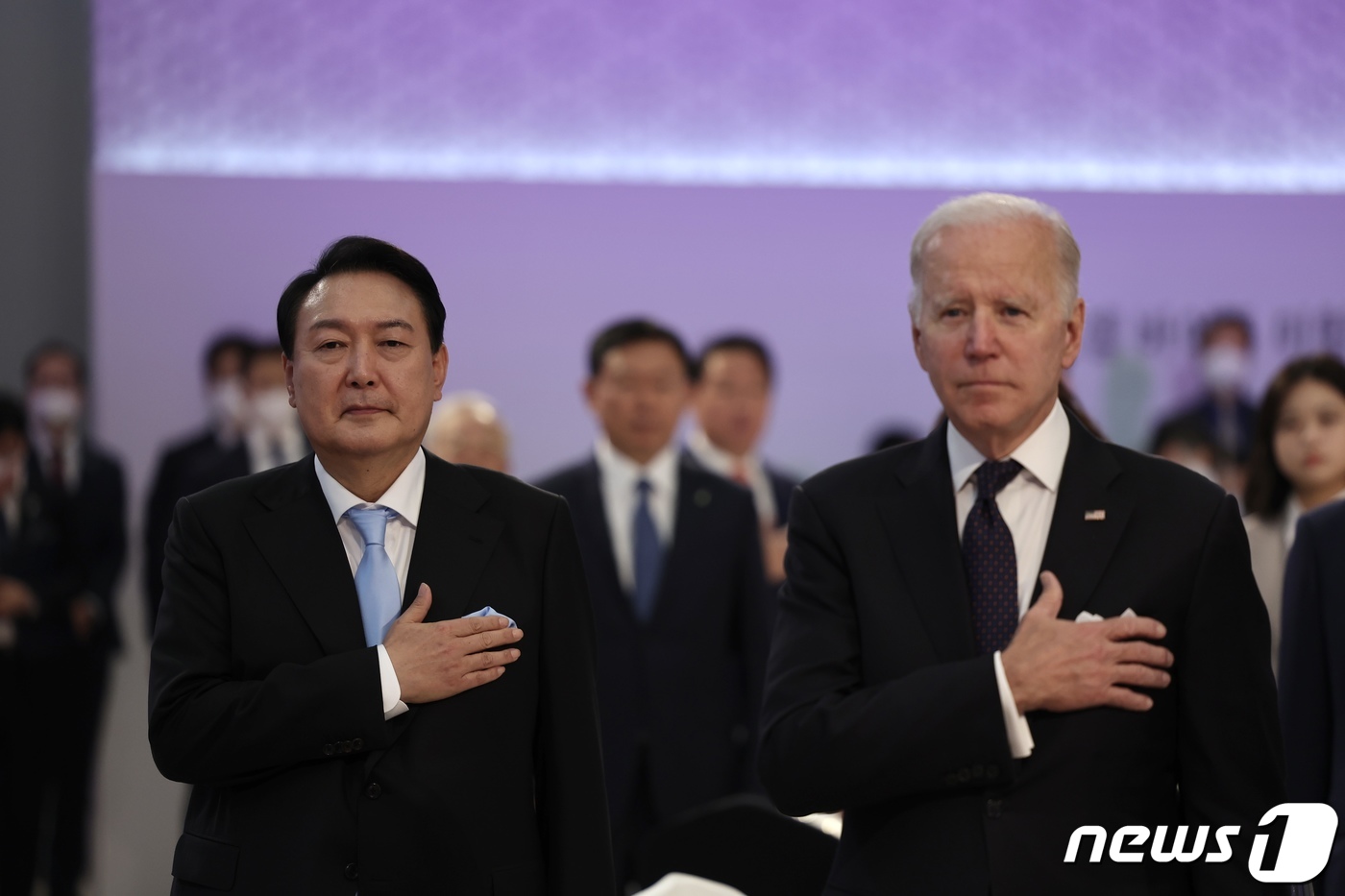 김어준일본국가연주때가슴에손하냐…대통령실상대존중해명이참
