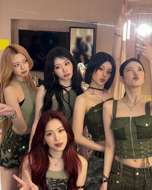 ITZY 공식 인스타그램 이미지