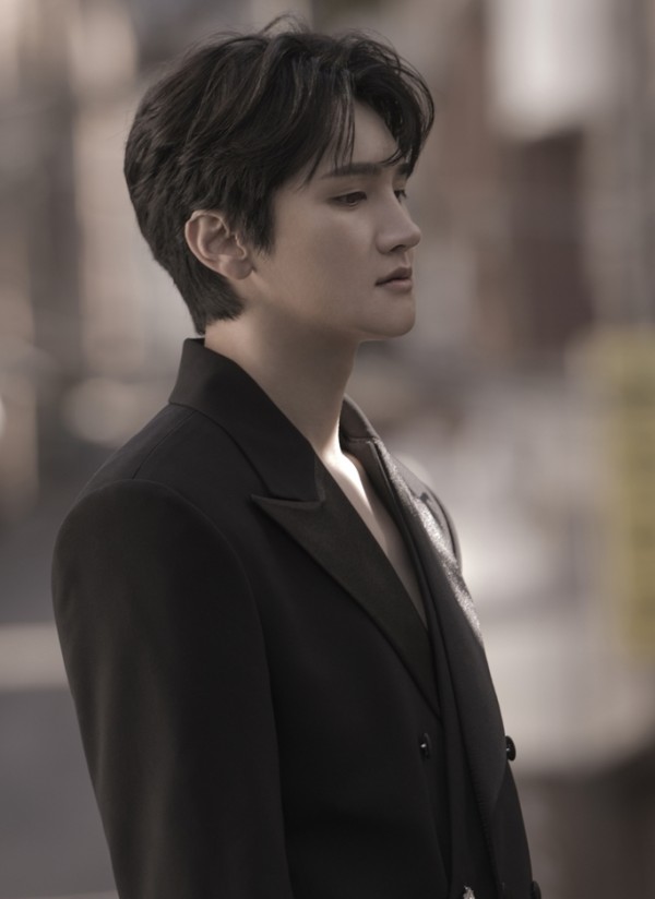 안지완, 몽환적 콘셉트 포토 공개 컴백 기대감 UP 이미지